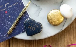 Little Gestures - Mini Heart Tin